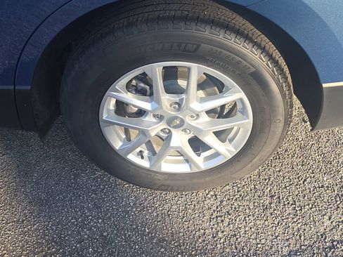 Used 2024 Chevrolet Equinox LS w/ Driver Confidence II Package image 5