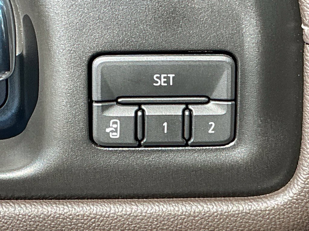 Used 2020 GMC Sierra 1500 SLT w/ SLT Premium Plus Package AWD/4WD image 15