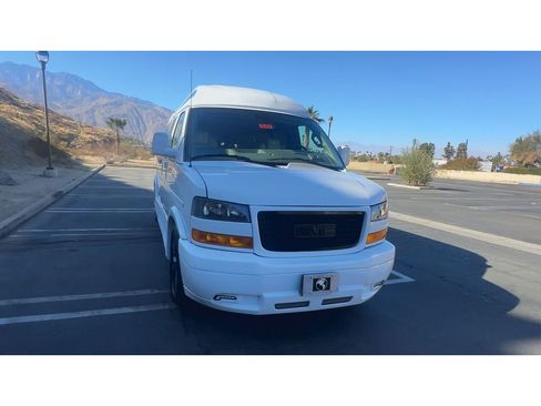 Used 2024 GMC Savana 2500 Extended w/ Driver Convenience Package RWD image 2