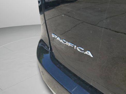 Used 2025 Chrysler Pacifica Select FWD image 31