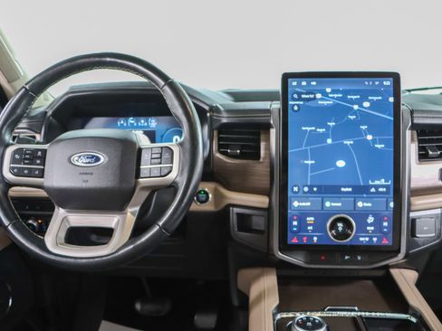 Used 2022 Ford Expedition Max Limited image 18