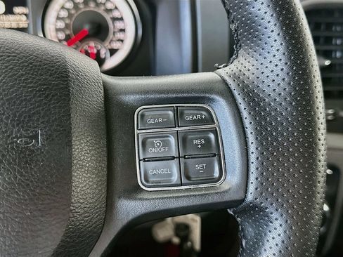 Used 2018 RAM 1500 Express AWD/4WD image 25