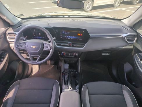 Used 2025 Chevrolet TrailBlazer LT AWD/4WD image 21