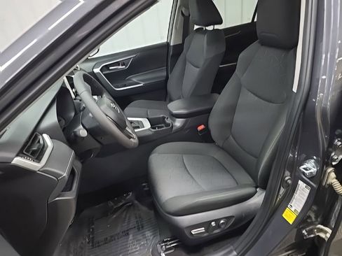 Used 2025 Toyota RAV4 XLE w/ Convenience Package AWD/4WD image 30