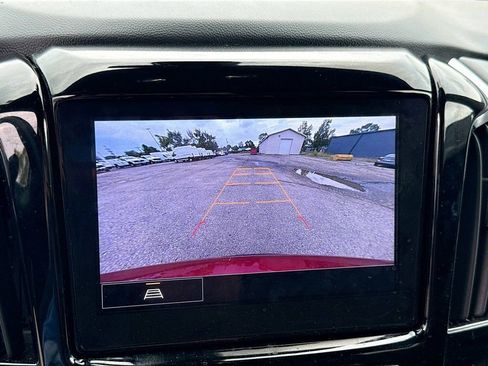 Used 2022 Chevrolet Traverse LT image 31