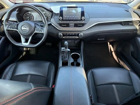 Used 2024 Nissan Altima 2.5 SR FWD image 18