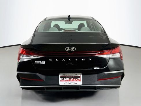 Used 2024 Hyundai Elantra SEL FWD image 6
