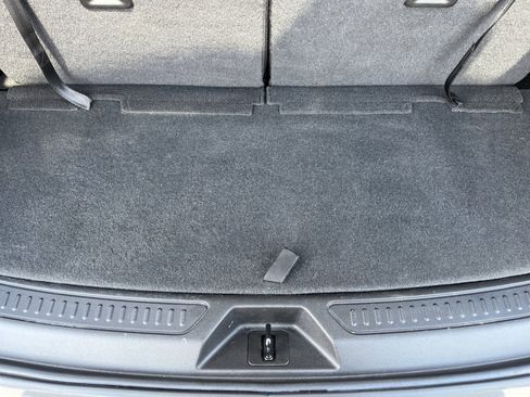 Used 2023 GMC Acadia SLE w/ Driver Convenience Package image 27