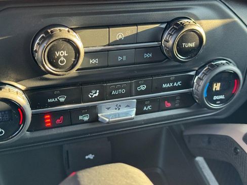 Used 2024 Ford Bronco Outer Banks image 21