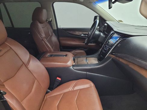 Used 2015 Cadillac Escalade Luxury AWD/4WD image 21
