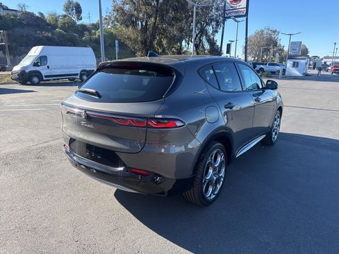 Used 2024 Alfa Romeo Tonale Ti image 8