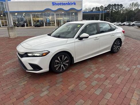 Used 2023 Honda Civic EX image 4