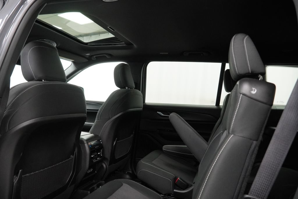 Certified 2025 Jeep Grand Cherokee L Laredo AWD/4WD image 23