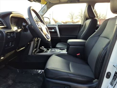 Used 2020 Toyota 4Runner SR5 Premium image 5