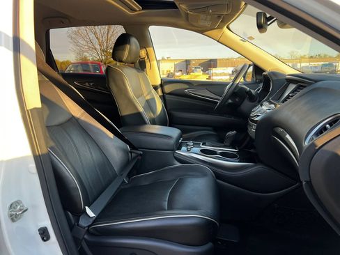 Used 2019 INFINITI QX60 Luxe w/ Essential Package AWD/4WD image 13