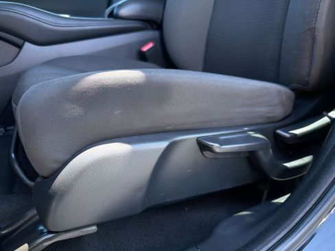 Used 2019 Honda HR-V LX image 18