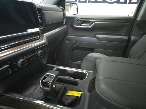 Used 2025 Chevrolet Silverado 1500 LT Trail Boss w/ Convenience Package II image 19