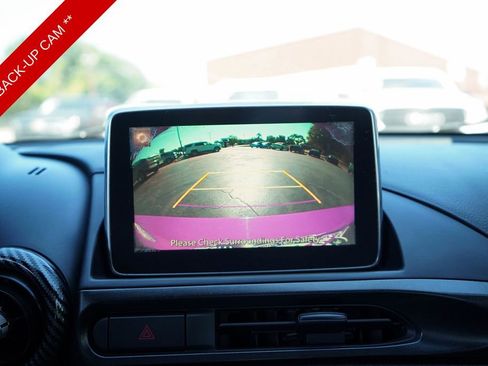 Used 2019 FIAT 124 Spider Abarth w/ Navigation & Sound Group RWD image 18