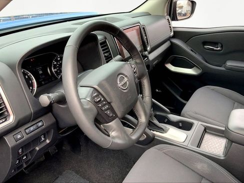 Used 2024 Nissan Frontier SV w/ SV Convenience Package image 12