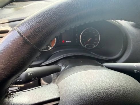 Used 2018 Jeep Renegade Latitude w/ Cold Weather Group AWD/4WD image 13