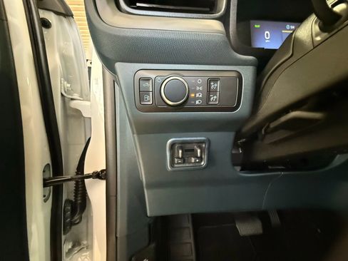 New 2025 Ford Maverick XL w/ Equipment Group 101A image 17