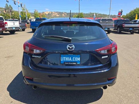 Used 2018 MAZDA MAZDA3 Touring FWD image 4