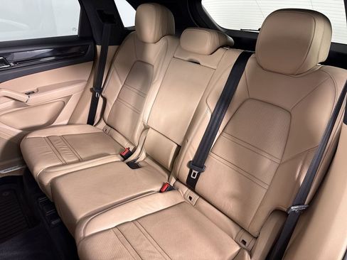 Certified 2021 Porsche Cayenne E-Hybrid AWD/4WD image 22