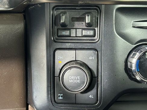 Used 2024 Ford F350 King Ranch image 24