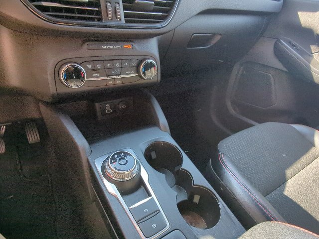 Used 2025 Ford Escape ST-Line FWD image 17