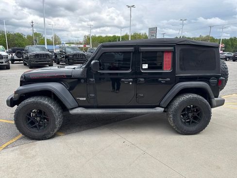 Used 2018 Jeep Wrangler Unlimited Sport AWD/4WD image 8