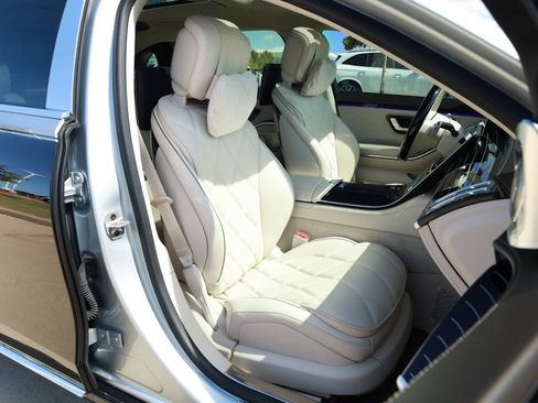 Certified 2024 Mercedes-Benz Maybach S 580 4MATIC image 27