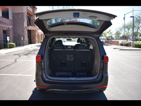 Used 2016 Kia Sedona SX image 22