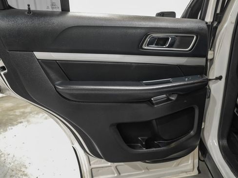 Used 2016 Ford Explorer XLT w/ Equipment Group 202A FWD image 45