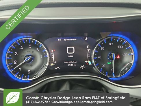 Certified 2025 Chrysler Pacifica Limited FWD image 22