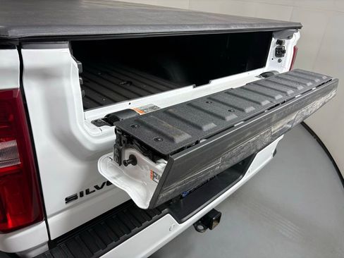 Used 2024 Chevrolet Silverado 3500 High Country w/ High Country Premium Package AWD/4WD image 47