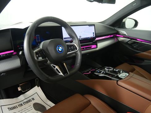 Used 2025 BMW i5 xDrive40 w/ Executive Package image 13