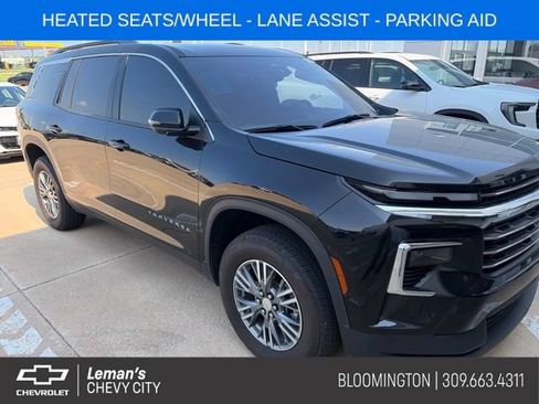 Used 2025 Chevrolet Traverse LT FWD image 1