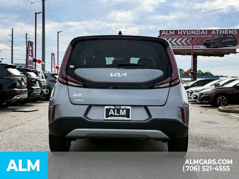 Used 2025 Kia Soul LX w/ LX Technology Package FWD image 5