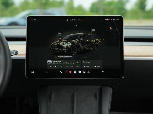 Used 2024 Tesla Model Y Long Range AWD/4WD image 32
