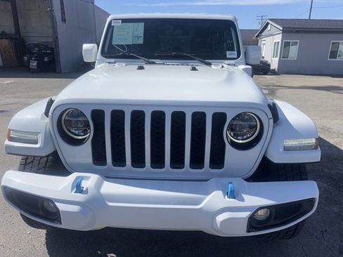 Used 2021 Jeep Wrangler Unlimited Sahara image 2