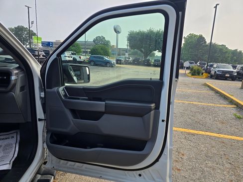 Used 2025 Ford F150 XLT w/ Equipment Group 301A Standard AWD/4WD image 16