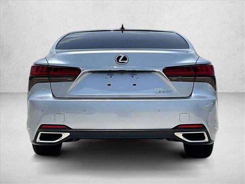 Used 2022 Lexus LS 500 w/ Interior Upgrade Package RWD image 4