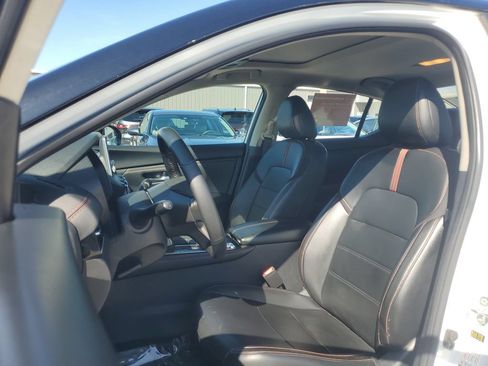 Certified 2024 Nissan Sentra SR w/ SR Premium Package FWD image 23