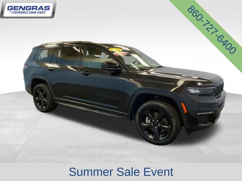 Certified 2025 Jeep Grand Cherokee L Limited w/ Luxury Tech Group II AWD/4WD image 8