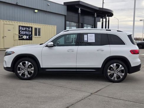 Used 2024 Mercedes-Benz EQB 300 4MATIC image 41