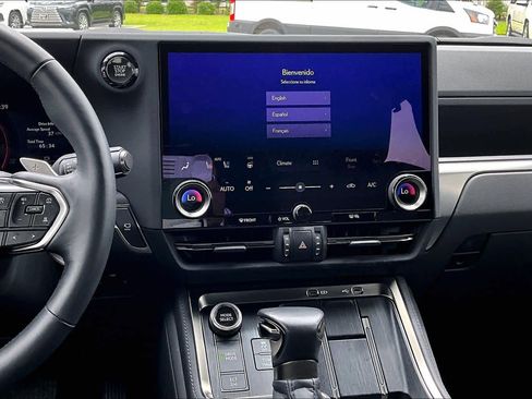 Used 2025 Lexus GX 550 image 7