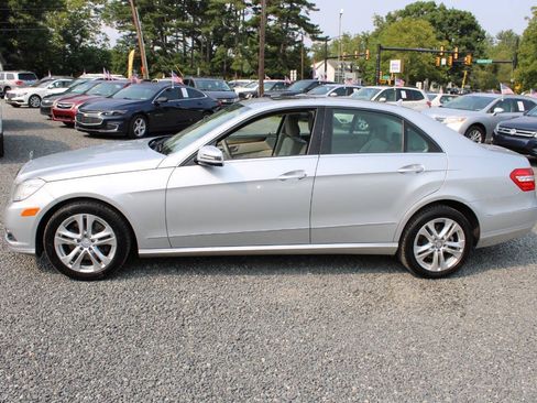 Used 2011 Mercedes-Benz E 350 4MATIC Sedan image 10