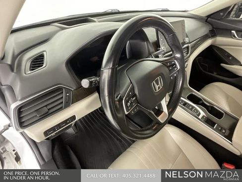 Used 2021 Honda Accord Touring image 31