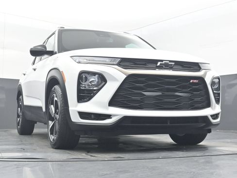 Used 2021 Chevrolet TrailBlazer RS w/ Sun and Liftgate Package FWD image 23