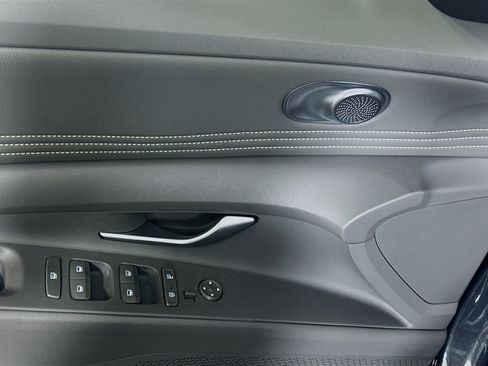 Used 2023 Hyundai Elantra SEL w/ Convenience Package image 15